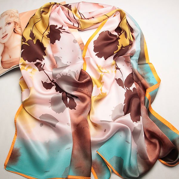 Foulard En Soie Floral 105 Cm De Large - Neuf Sans étiquette - Multicouleur